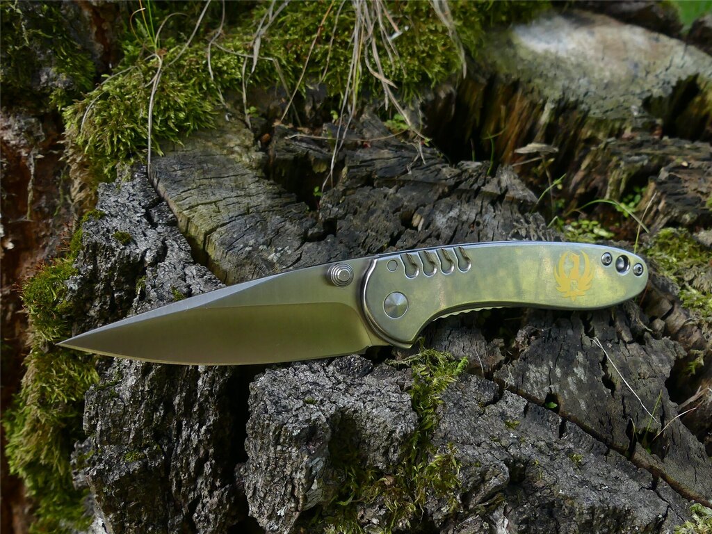 Zavírací nůž Over-Bore™ CRKT® - stříbrný